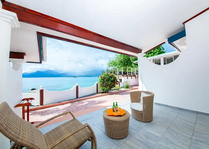 Anse Soleil Beachcomber Hotel And Self Catering *
