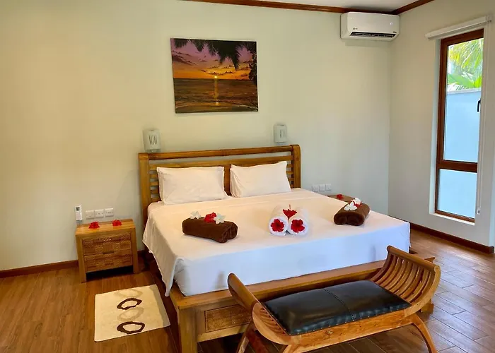 Anse Soleil Beachcomber Hotel And Self Catering