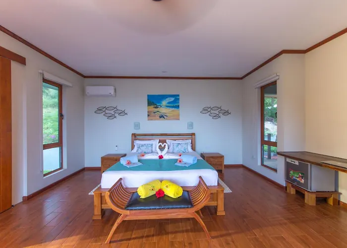 Hotel Anse Soleil Beachcomber Hotel And Self Catering *